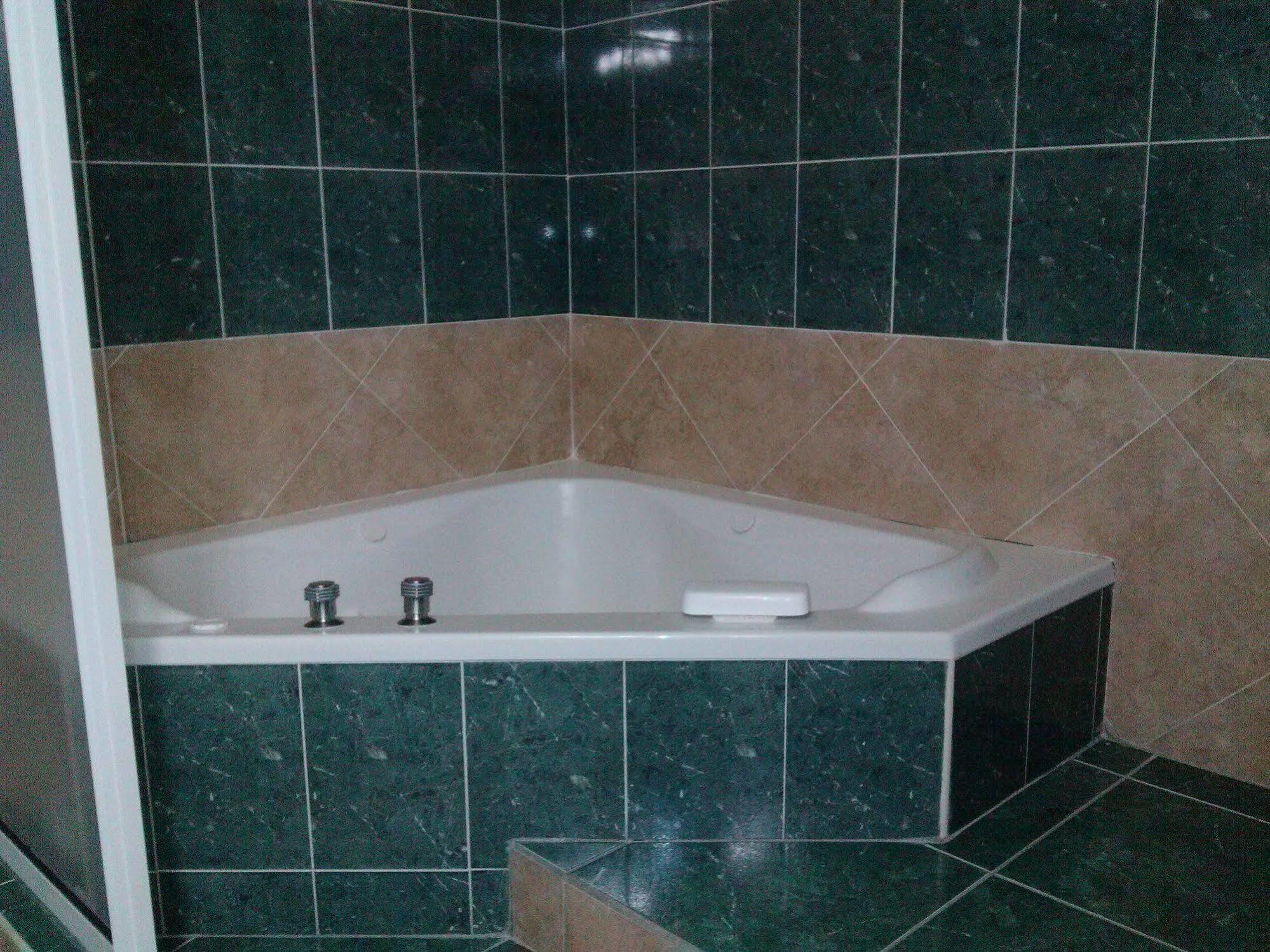 Hotel Esmeralda Rio Verde Bagian luar foto